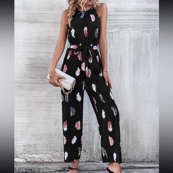 Boho feather print halter jumpsuit - Picture 4 of 16